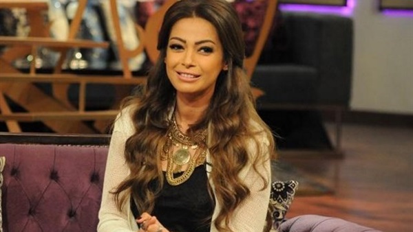 الزواج والطلاق والاعتزال.. أبرز شائعات الوسط الفني في «2016» 