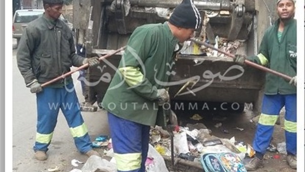 هدم عقار ورفع إشغالات مخالفة بـ«عين شمس» (صور)