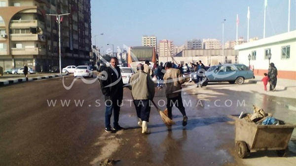 «رخا» يتفقد الملعب الفرعي للنادي المصري الجديد