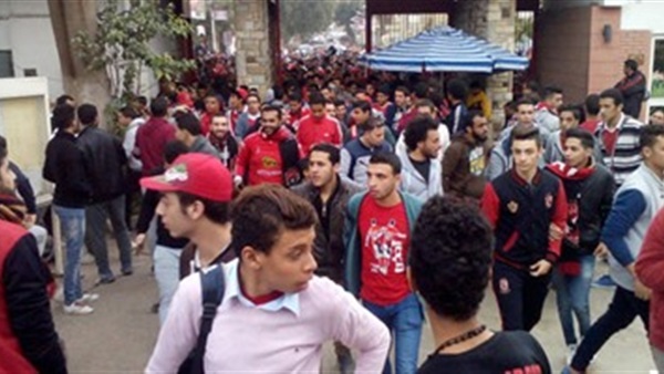 الألتراس يحتشد أمام الأهلي.. وإجتماع لبحث إمكانية حضور التدريبات