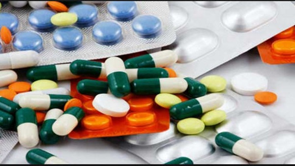 نشرة التوك شو المسائية.. الشركات تتجه لرفع أسعار الدواء.. استمرار اعمال البحث عن الطائرة الروسية.."السيسى" يوقع اتفاقيات تعاون مع الرئيس الجيبوتي.. تأبين حفل ضحايا الطائرة المنكوبة