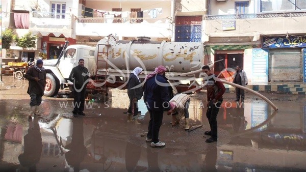 كسح مياه الأمطار من شوارع الحامول بكفر الشيخ (صور)‎