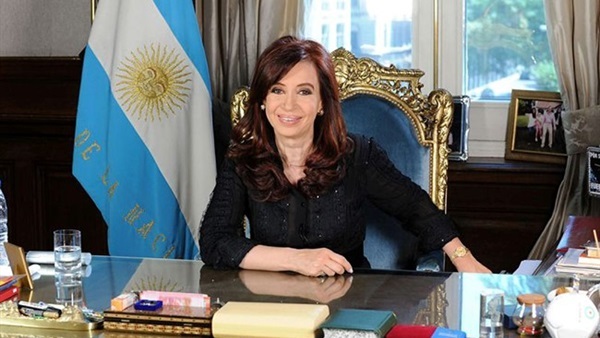 اتهام رئيسة الأرجنتين السابقة كيرشنر في قضية فساد