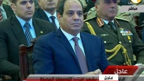 السيسي يشاهد فيلما تسجيليا عن إنجازات بورسعيد