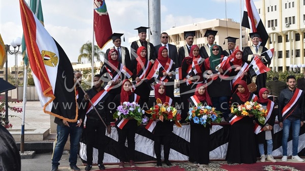 محافظ الفيوم يشهد احتفالية الجامعة بعيد العلم التاسع (صور)