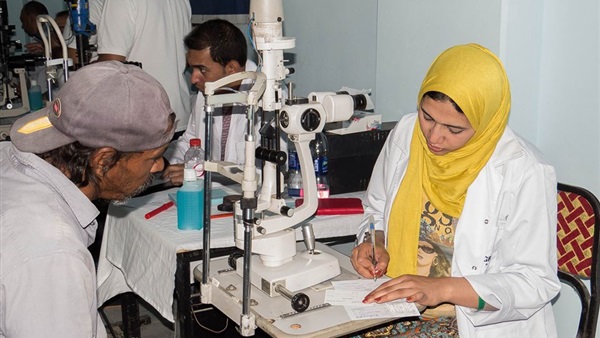 قافلة للعيون تجري عمليات «الجلوكوما» بجنوب سيناء