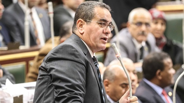 «صحة البرلمان»: لا يوجد قانون ينص على معاقبة الصيدلي الملقب بـ«دكتور»