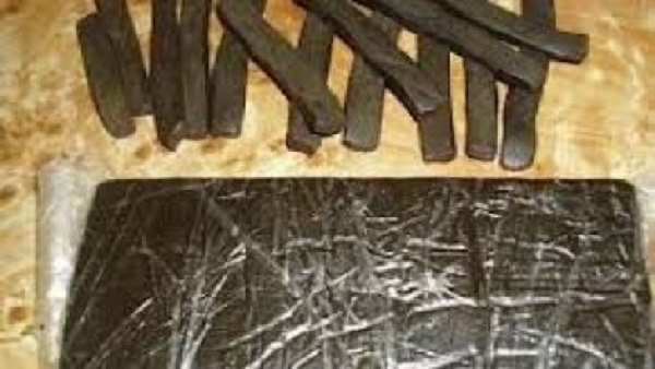 سقوط عاطل بحوزته حشيش ومبالغ ماليه بكفر الشيخ