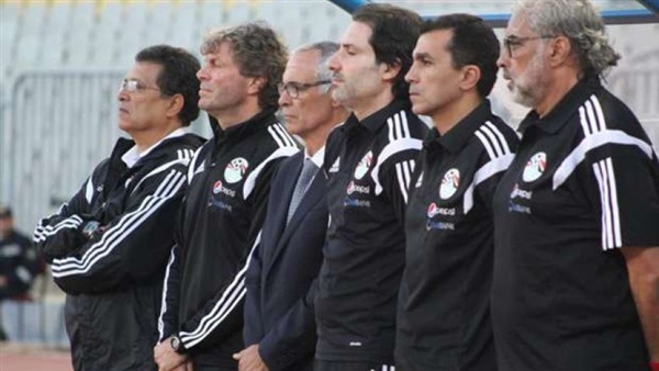 القمة 113: جهاز المنتخب يتواجد في مدرجات بتروسبورت