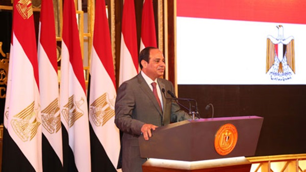 "السيسي" يؤكد أهمية دور الأزهر في مكافحة الفكر المتطرف