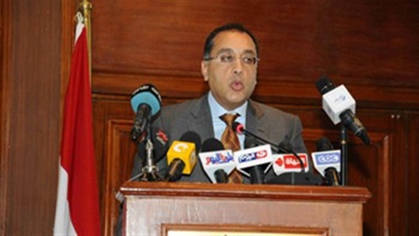 وزير «الإسكان» يبحث خطة الوزارة للعام الجديد