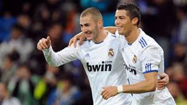 بنزيما ورونالدو يقودان هجوم ريال مدريد أمام برشلونة