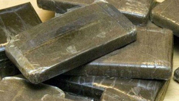 ضبط 3 طرب حشيش بحوزة فني كهرباء في الغردقة
