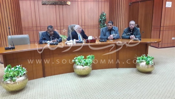 «الغضبان» يوجه رؤساء الأحياء للتعاون مع الشباب.. صور 