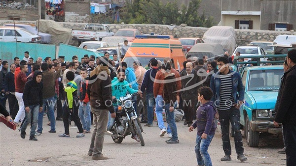 اللحظات الأولى لدهس عربة الترحيلات مواطنا وابنته بالسيدة زينب (فيديو‎)