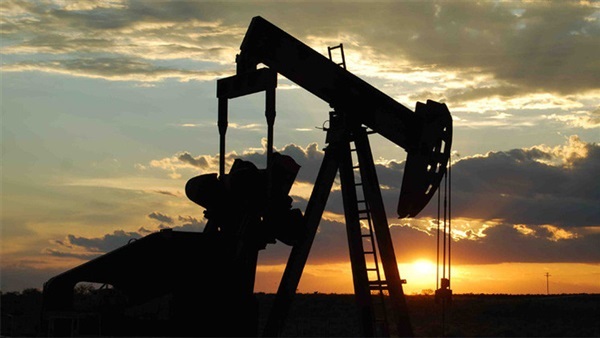 ارتفاع إنتاج ليبيا من النفط إلى 685 ألف برميل يوميا