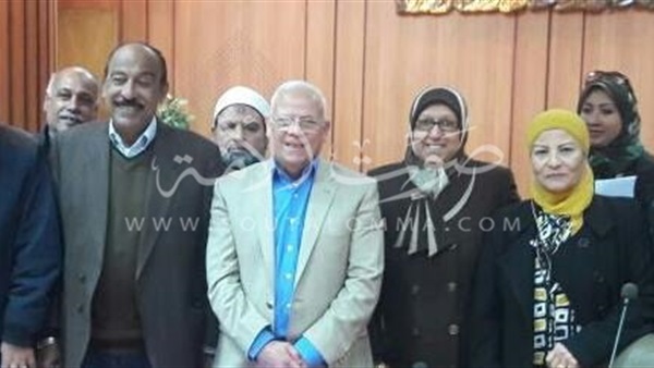 محافظ بورسعيد يشيد بجهود المجلس الإقليمي للسكان 