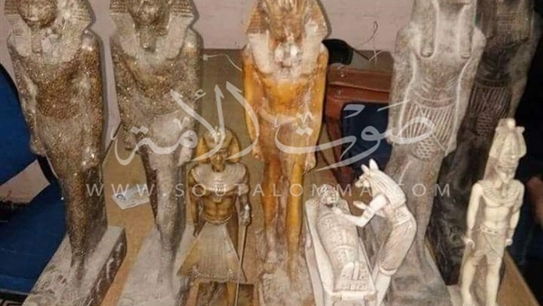 ضبط ٨ تماثيل آثرية بحوزة تاجر في الفيوم