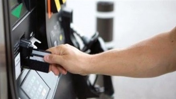 نائب رئيس «العامة للبترول»: لا علاقة لـ«الكارت الذكي» بكمية البنزين