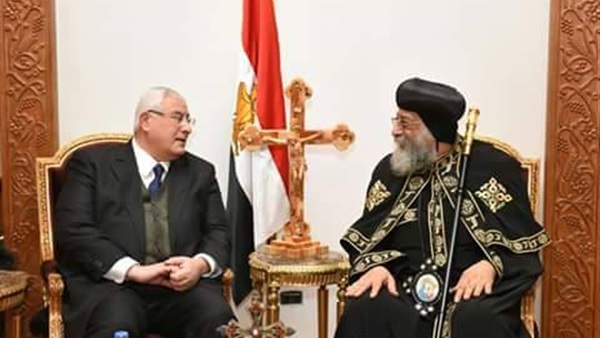 البابا تواضروس يستقبل عدلى منصور لتقديم التهنئة بعيد الميلاد