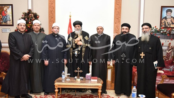 وزير الأوقاف يهنئ البابا تواضروس بعيد الميلاد