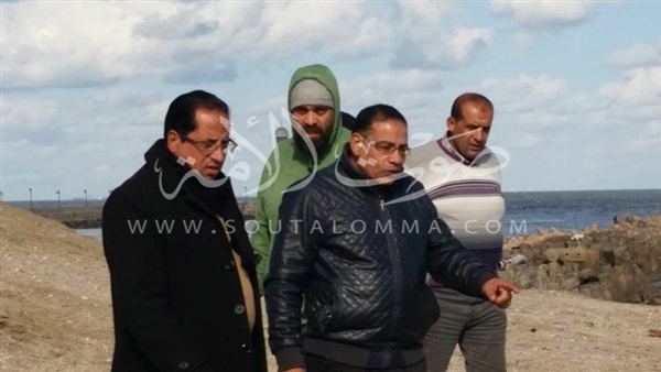 «خاطر» يشهد تغير 25 عامود إنارة بشوارع دمياط‎