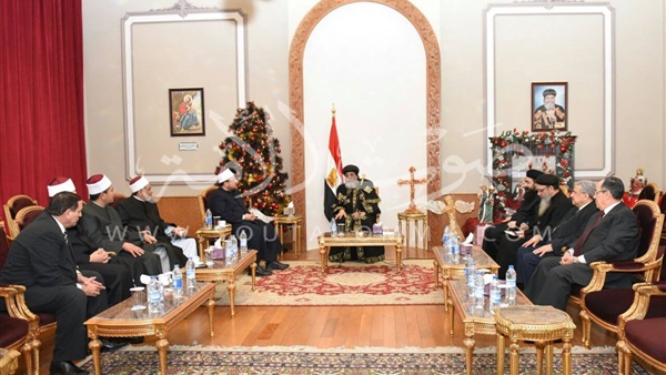 الكنيسة تستقبل المهنئين بعيد الميلاد المجيد.. وزير الدفاع أول الزائرين.. رئيس الحكومة يسأل عن علاقة الكنيسة بنظيرتها الإثيوبية.. وزكي يدعو إلى حوار مشترك.. شيخ الأزهر: الوطن متماسك من7000سنة