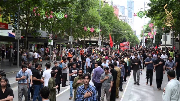 معادون للمسلمين يشتبكون مع مناهضين للعنصرية بمسيرة في استراليا 