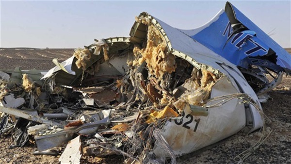 أهالي البداري يتسلمون رفات أحد ضحايا الطائرة المنكوبة 