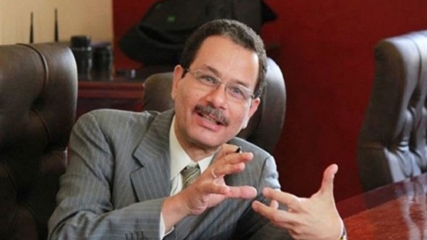 «درويش» يزور شركة قناة السويس للحاويات بميناء شرق بورسعيد