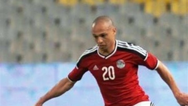 حماده طلبة يفتح النار على «العميد»