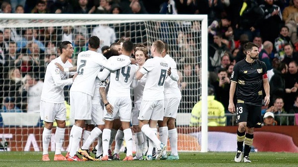 ريال مدريد يكتسح إشبيلية بثلاثية (فيديو)
