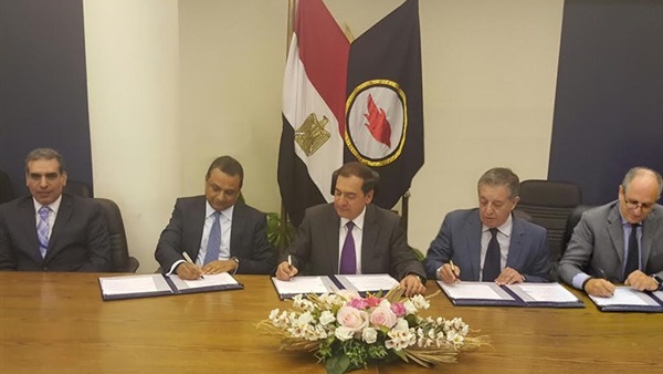  مصر وإيطاليا توقعان اتفاقية جديدة للبحث عن الغاز بقيمة 86 مليون دولار