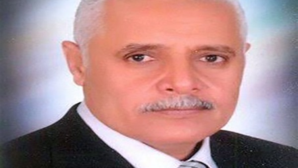 خصم 3 أيام لموجه و5 معلمين لمخالفتهم ضوابط العمل في أسيوط 
