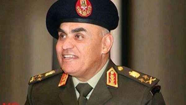 صدقي صبحي يهنىء القادة والضباط والعسكريين بعيد الميلاد   
