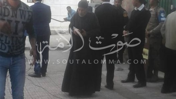 بالصور.. توافد كبار السن للإدلاء بأصواتهم بدائرة مصر القديمة