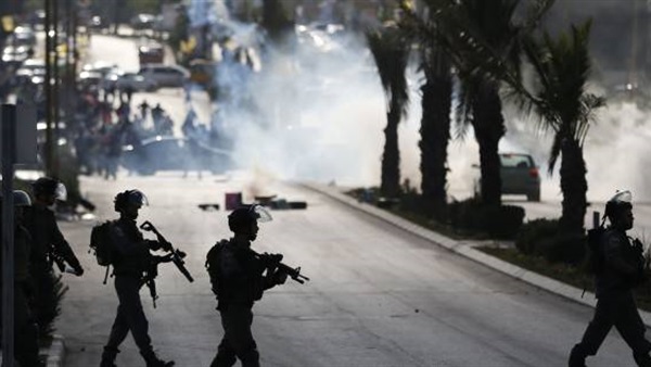 قوات الإحتلال تمنع الطلاب الفلسطينيين من الوصول إلى مدارسهم ببيت لحم