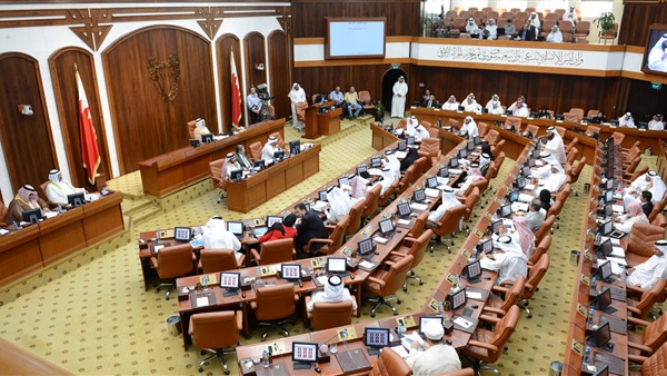 برلمان البحرين يقترح تقديم خدمات الإسكان للمقيمين بها الشرط