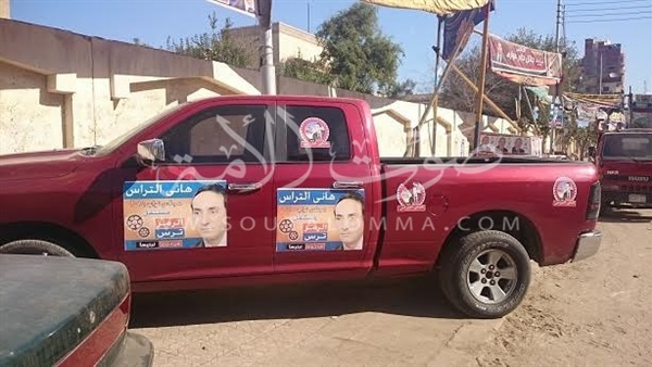 بالصور..مرشح يستخدم «التوك توك» لنقل الناخبين إلى لجان الاقتراع بطنطا