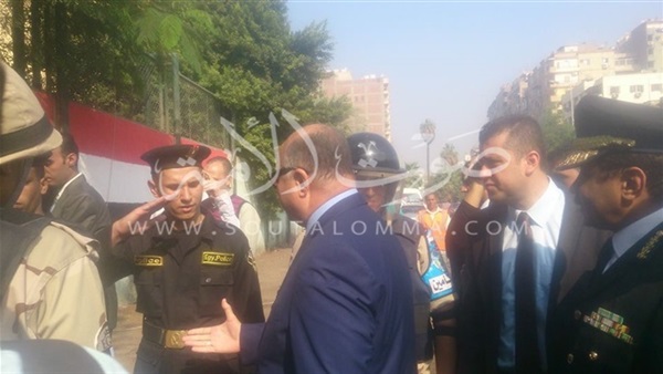 بالصور..مديرى الأمن يتابعون الانتخابات بجوالات ميدانية
