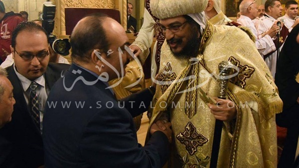 الونش " إنقاذ 1" يبدأ عملية انتشال ماتبقى من السفن الغارقة بميناء الاسكندرية