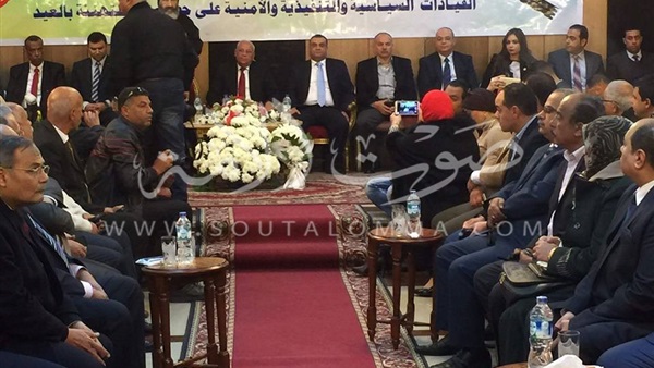 المسلمون يشاركون الأقباط احتفالات عيد الميلاد ببورسعيد (صور)