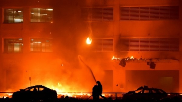 مصرع وإصابة 12 شخصا إثر حريق في فندق بموسكو