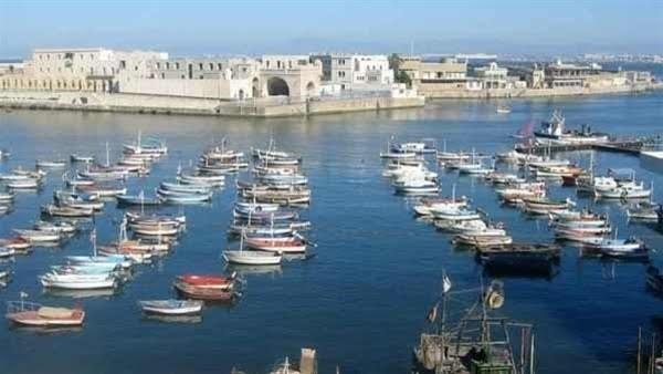إغلاق ميناء الصيد لسوء حالة الطقس ببورسعيد