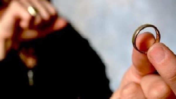 علي طريقة «مراتي مدير عام».. زوجة تطلب الخلع من زوجها