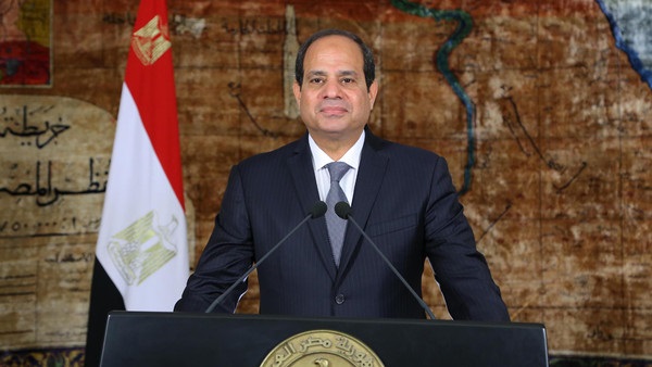 «السيسي» يعرب عن تقديره لدور جميع لاعبي مصر بالخارج 