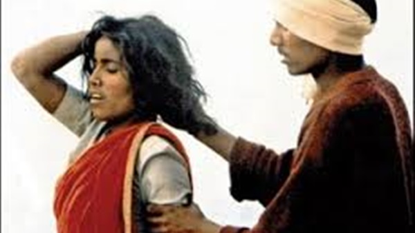 «مهر فئران وكي بالنار».. أغرب طقوس الزواج حول العالم (صور)