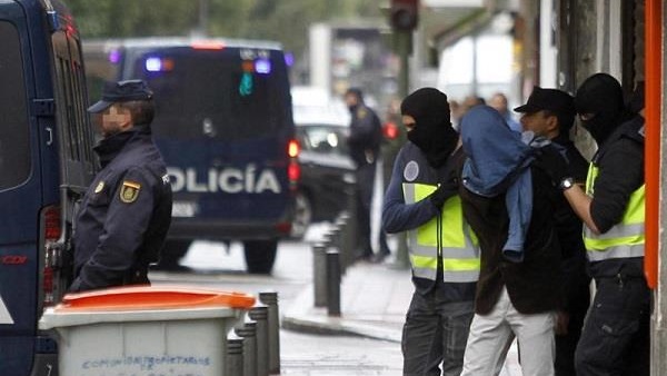 إسبانيا: اعتقال شخصين للاشتباه في صلتهما بـ«داعش»