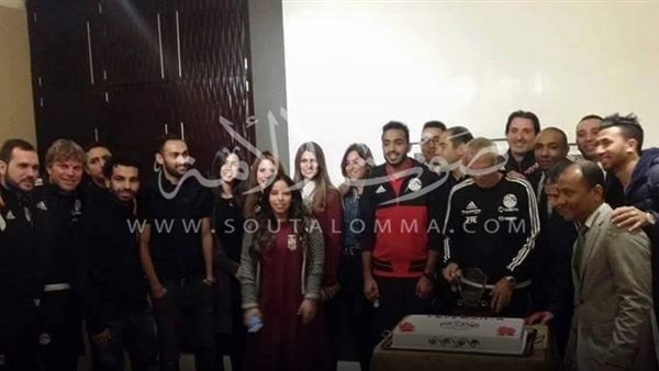 تعرف على موعد وصول طائرة المنتخب إلى الجابون
