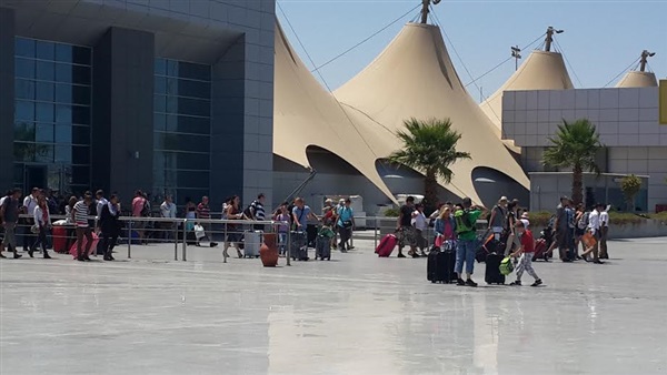 وفد روسي يتفقد الإجراءات الأمنية بمطار الغردقة